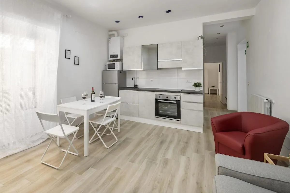 Central Basic Apartment Rome 0*,